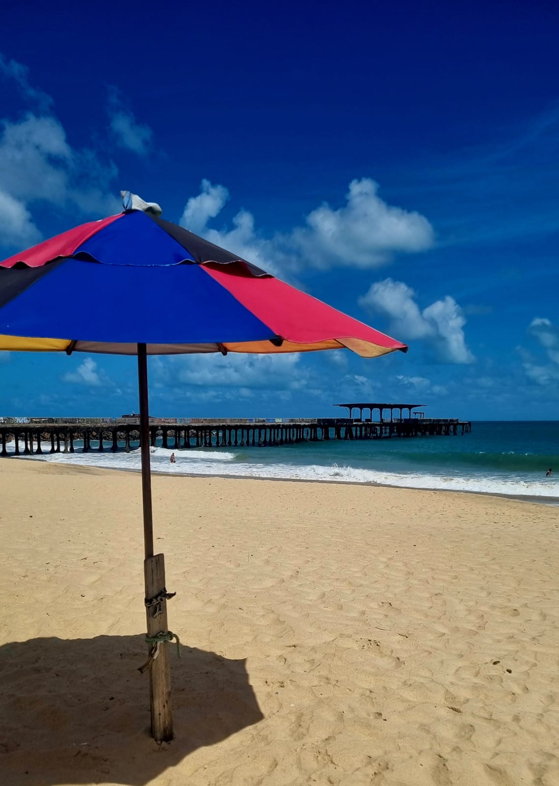 Praia própria para banho em Fortaleza. Foto: Iole Santiago