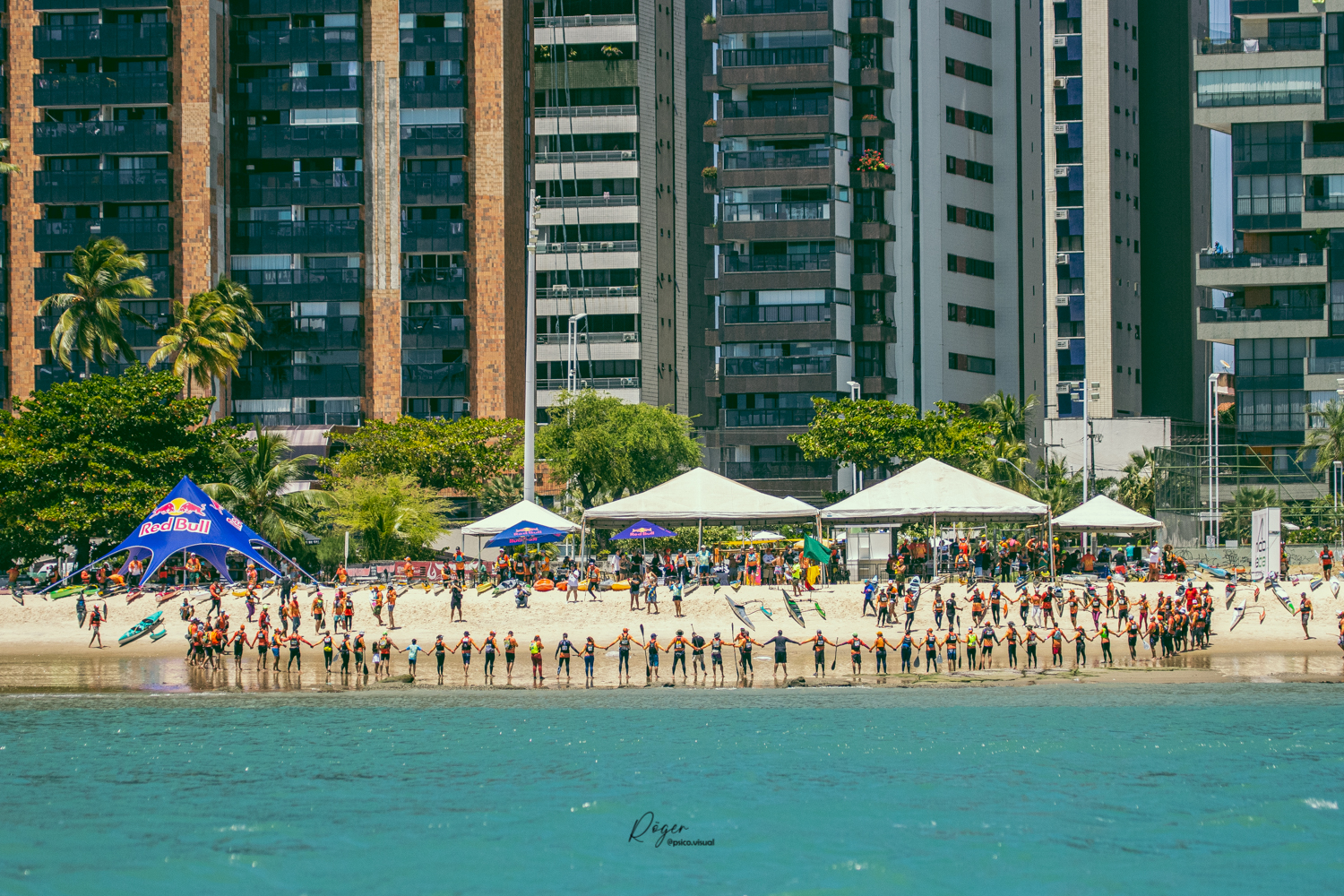 Molokabra - roda de energia na largada das competições. Foto: Roger Random.