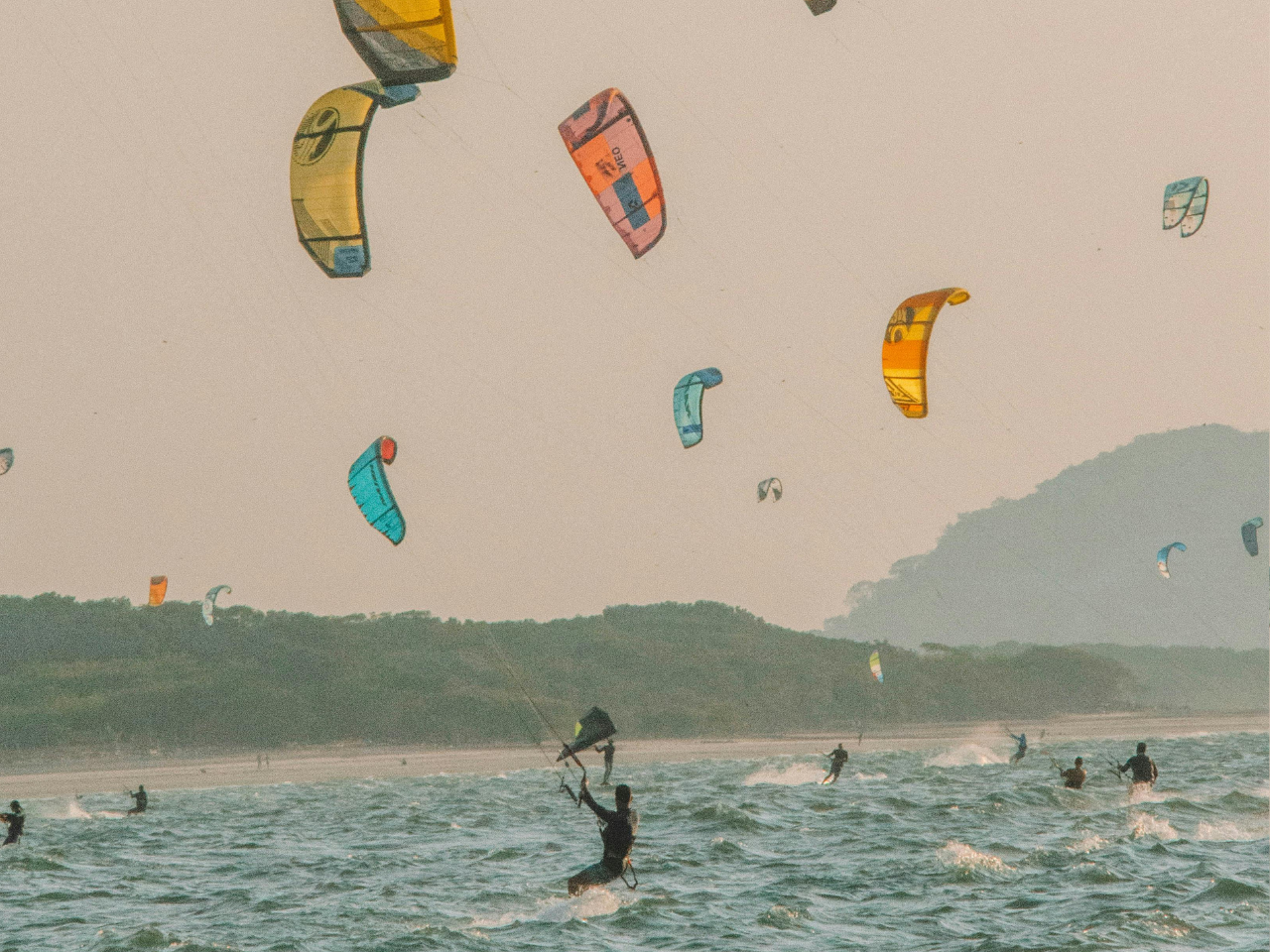 1º de agosto : Dia do Kitesurf e do Kitesurfista. Foto: Canva Pro.