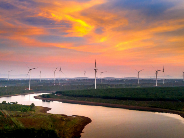 Foto: Usina eólica. Reprodução Canva Pro