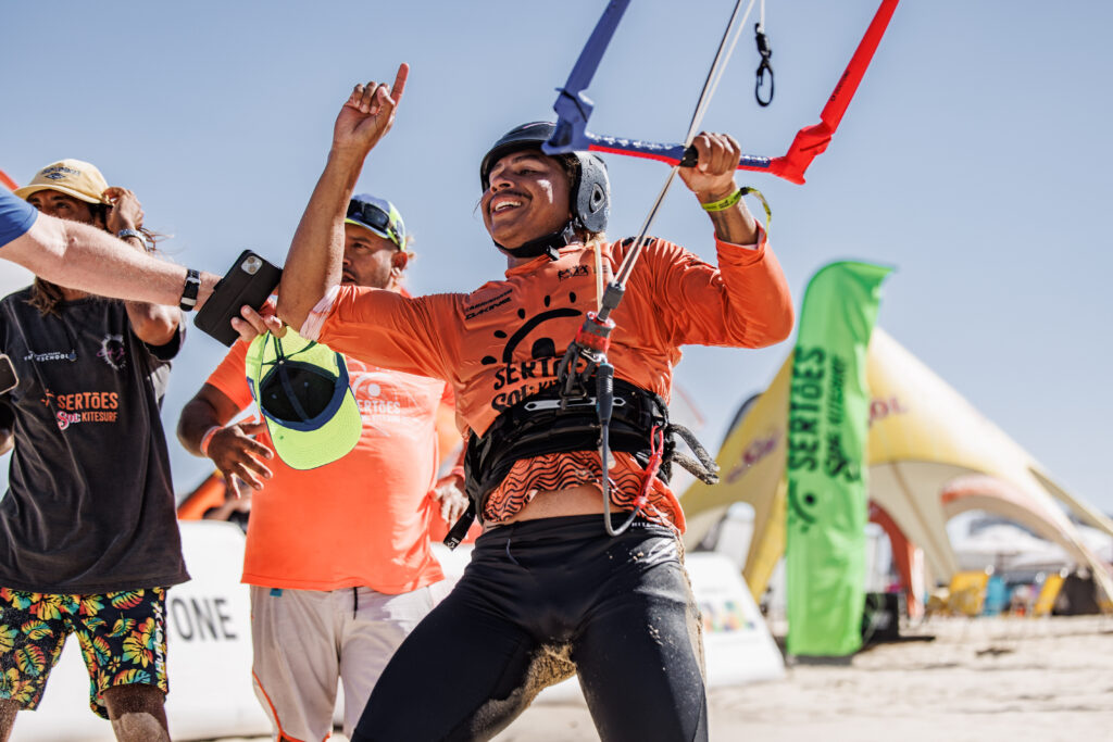 Yaron Moura começou bem a busca pela segunda conquista do Sol Sertões Kitesurf
(Caio Graça/Heusi Action/Sertões)
