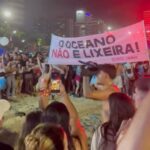 Coletivo Nossa Iracema promove manifestação em defesa do oceano durante o pré-carnaval de Fortaleza