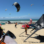 8º Downwind da Capital reúne atletas em travessia entre Fortaleza e Cumbuco